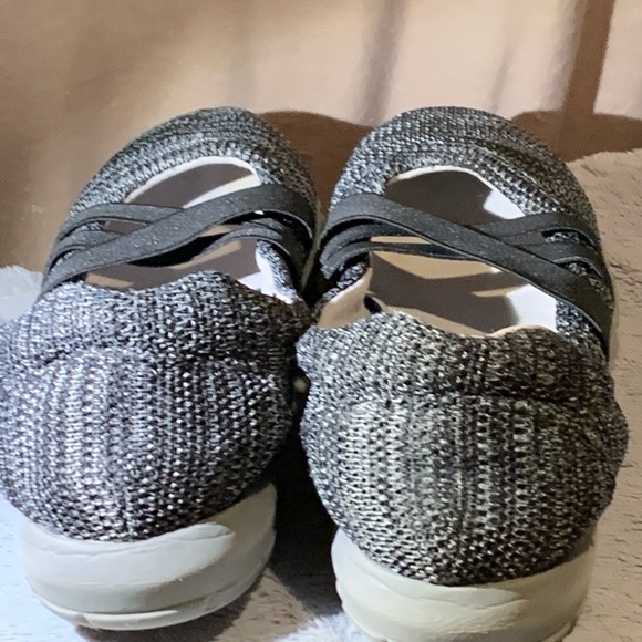 Cliffs by white mountain size 10 Black slip on slipper looks flats - Picture 2 of 7